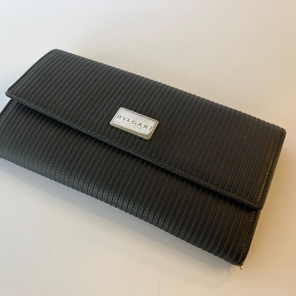 COPY - BVLGARI Women’s black leather wallet in great condition - Picture 3 of 11
